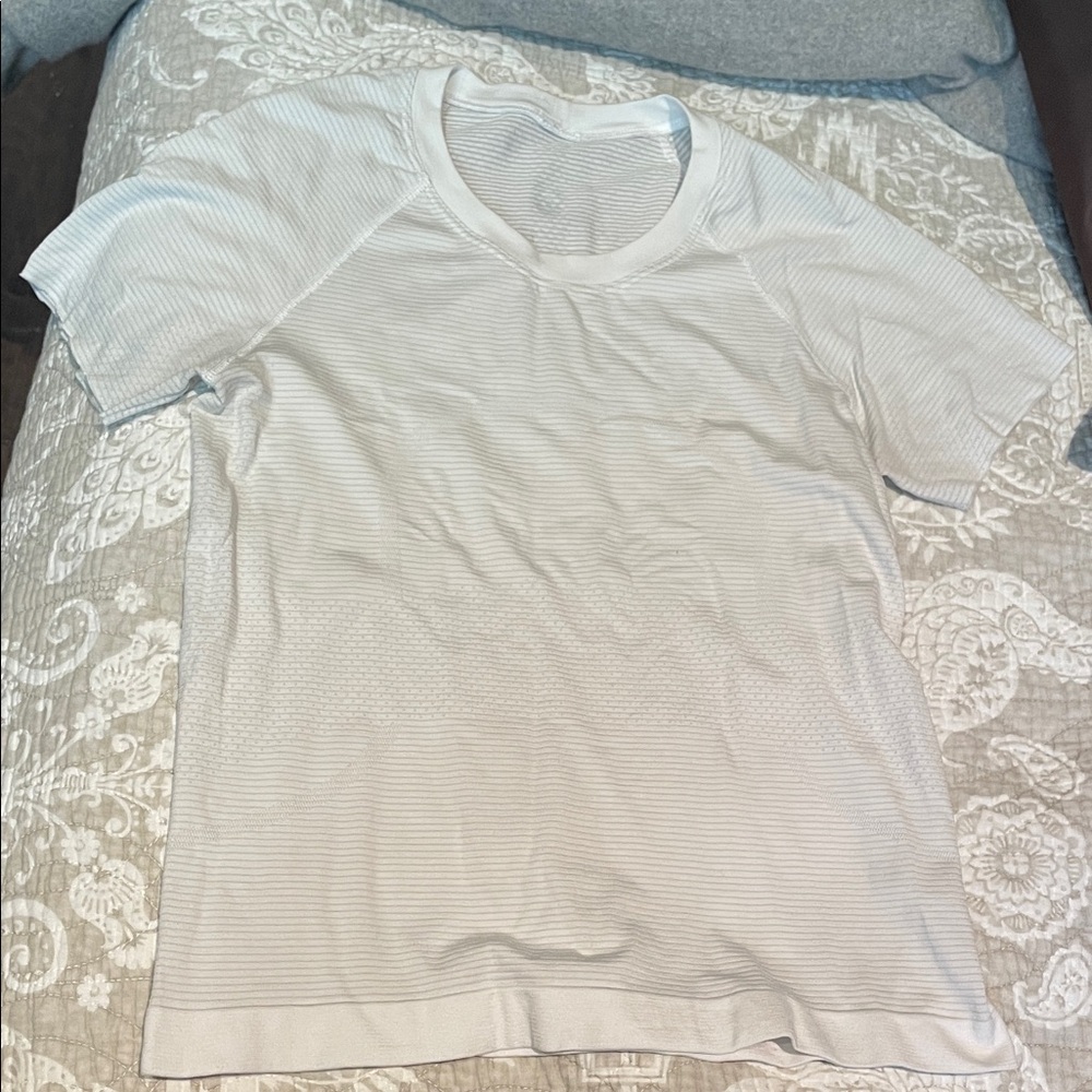Lululemon white tshirt